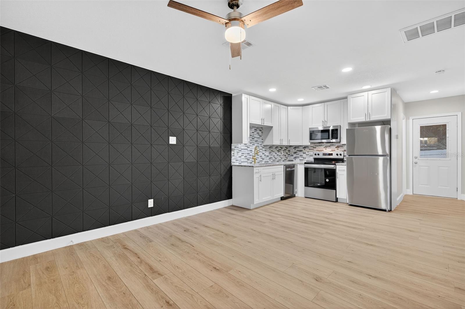 CROMWELL HEIGHTS - Residential Income