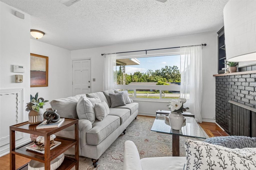Photo of 302 Deer Park Avenue, Tampa, FL 33617 (MLS # TB8532446)
