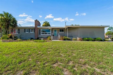Photo of 302 Deer Park Avenue, Tampa, FL 33617 (MLS # TB8532446)
