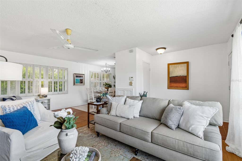 Photo of 302 Deer Park Avenue, Tampa, FL 33617 (MLS # TB8532446)