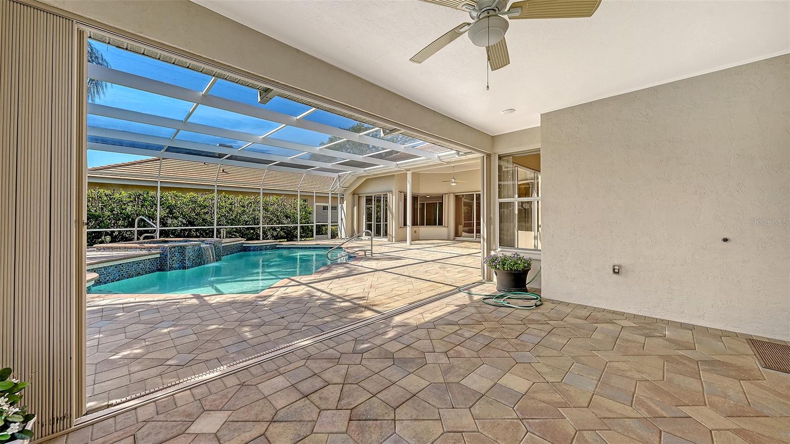 UNIVERSITY PARK COUNTRY CLUB - Residential