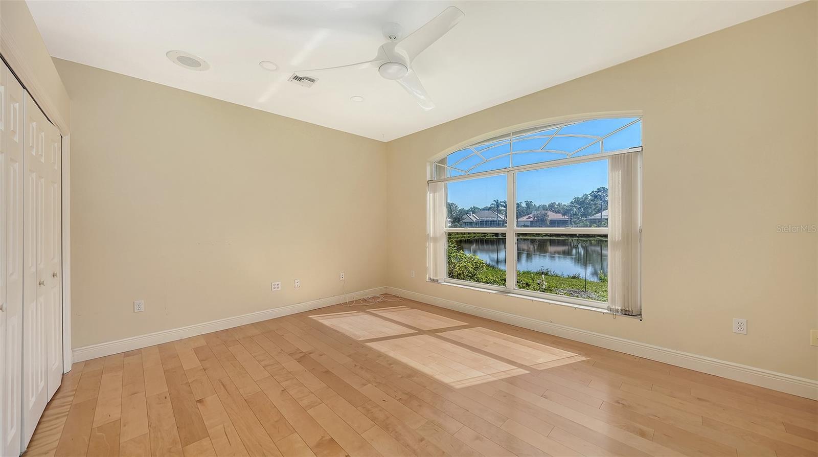 UNIVERSITY PARK COUNTRY CLUB - Residential