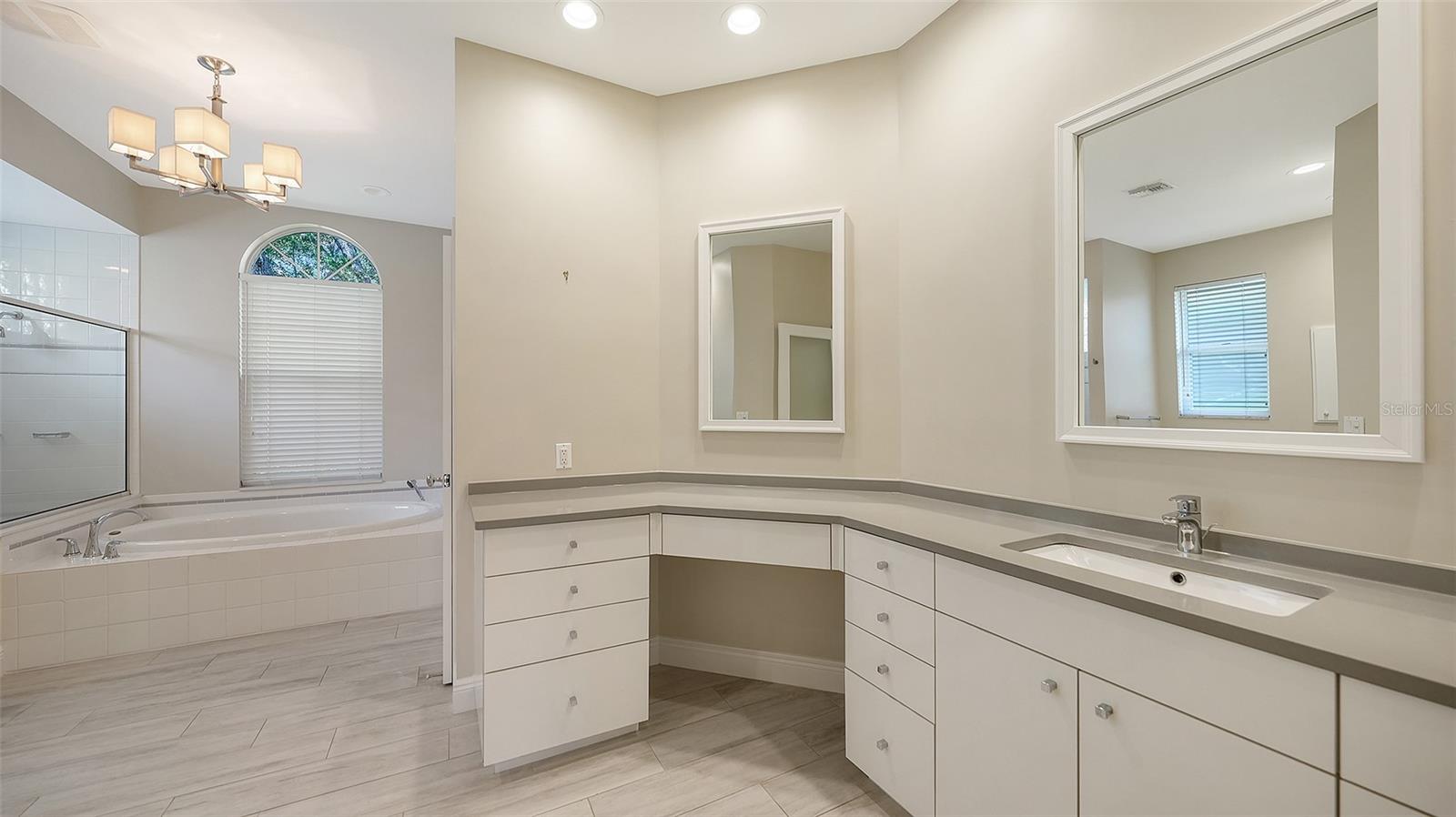 UNIVERSITY PARK COUNTRY CLUB - Residential