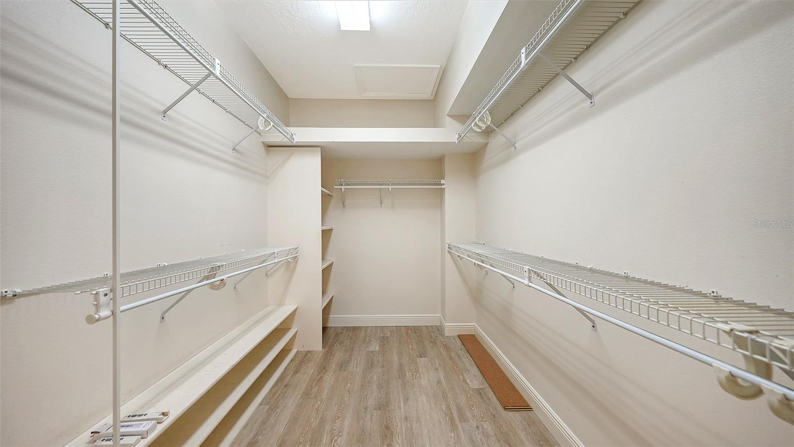 UNIVERSITY PARK COUNTRY CLUB - Residential