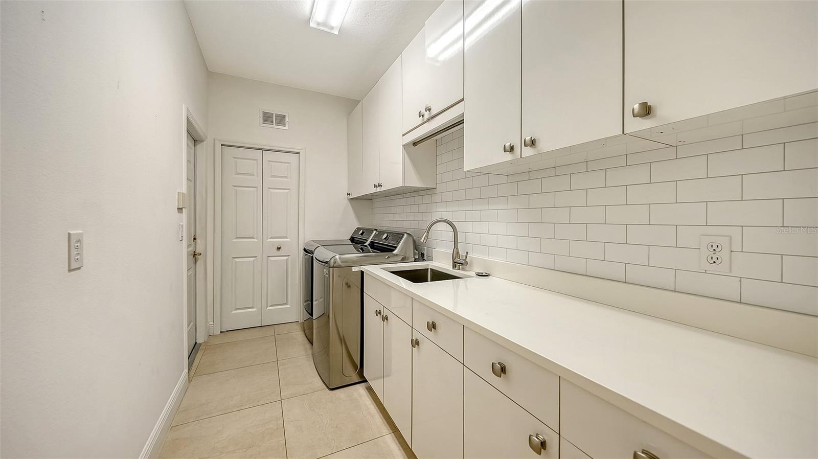 UNIVERSITY PARK COUNTRY CLUB - Residential