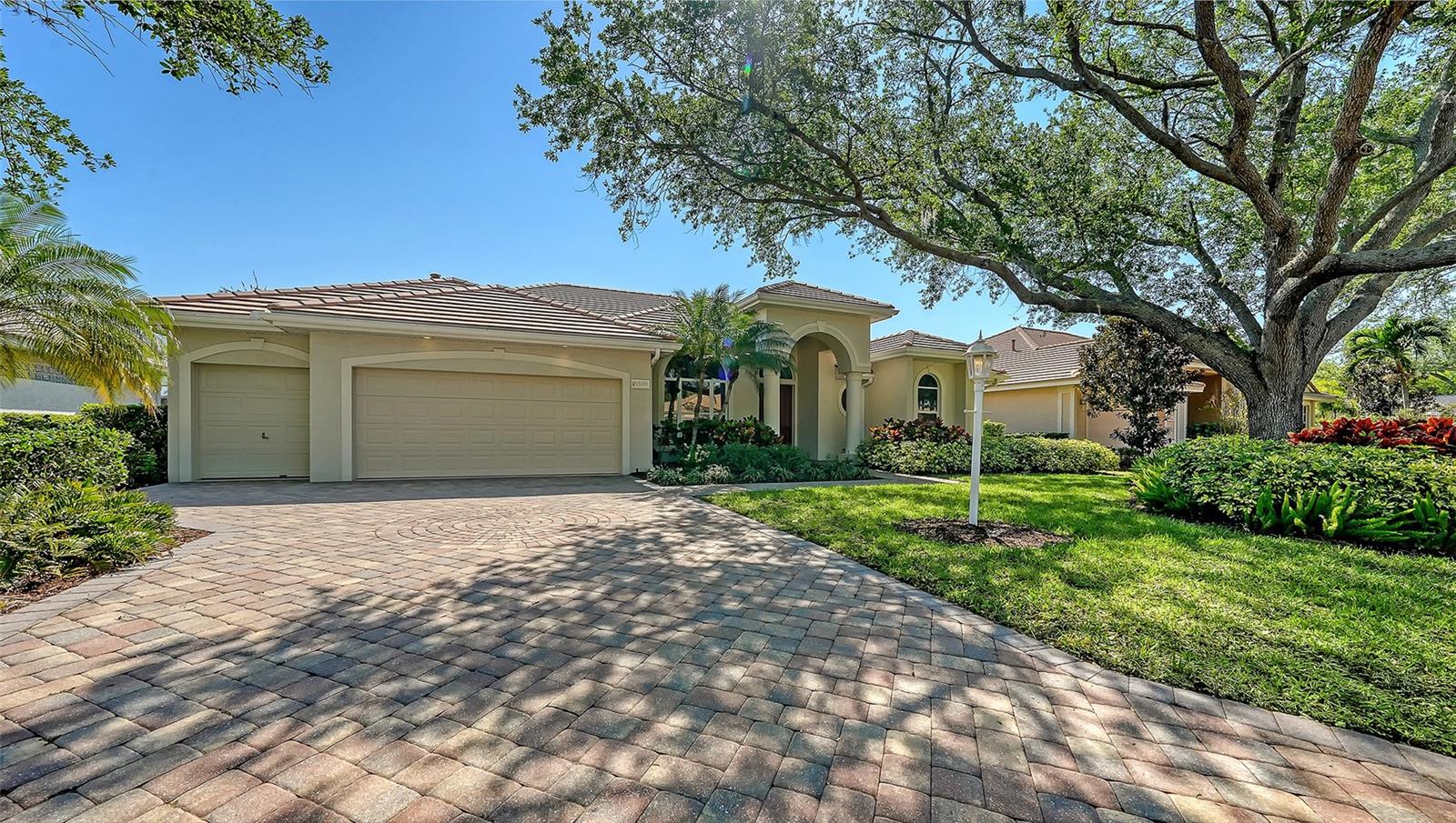 UNIVERSITY PARK COUNTRY CLUB - Residential