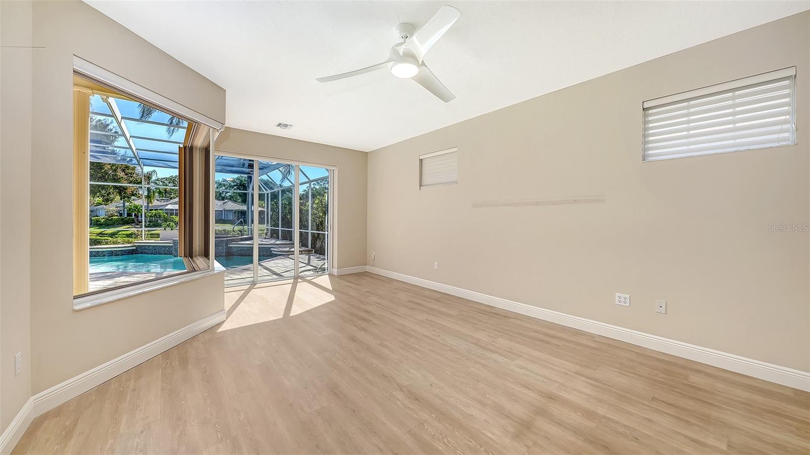 UNIVERSITY PARK COUNTRY CLUB - Residential