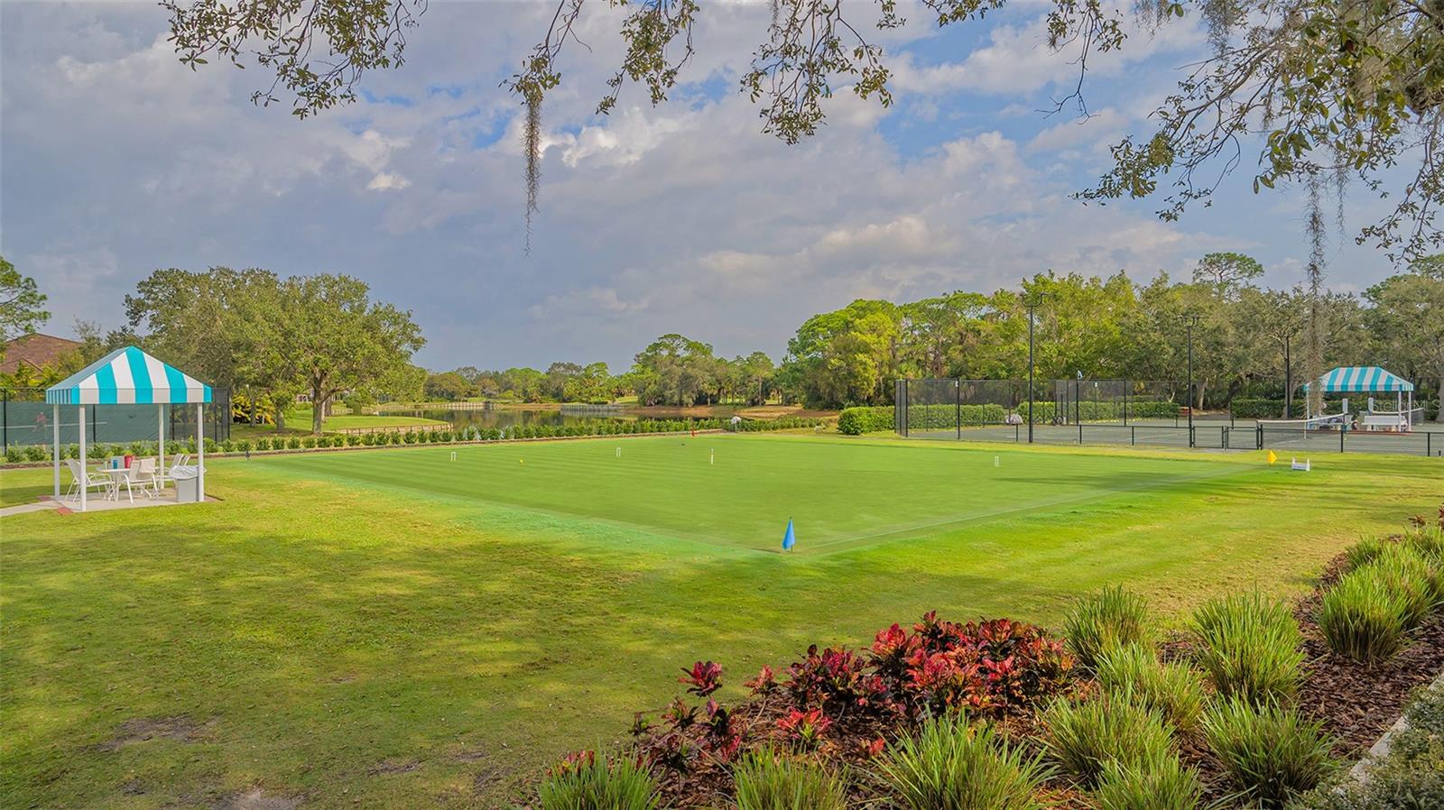 UNIVERSITY PARK COUNTRY CLUB - Residential