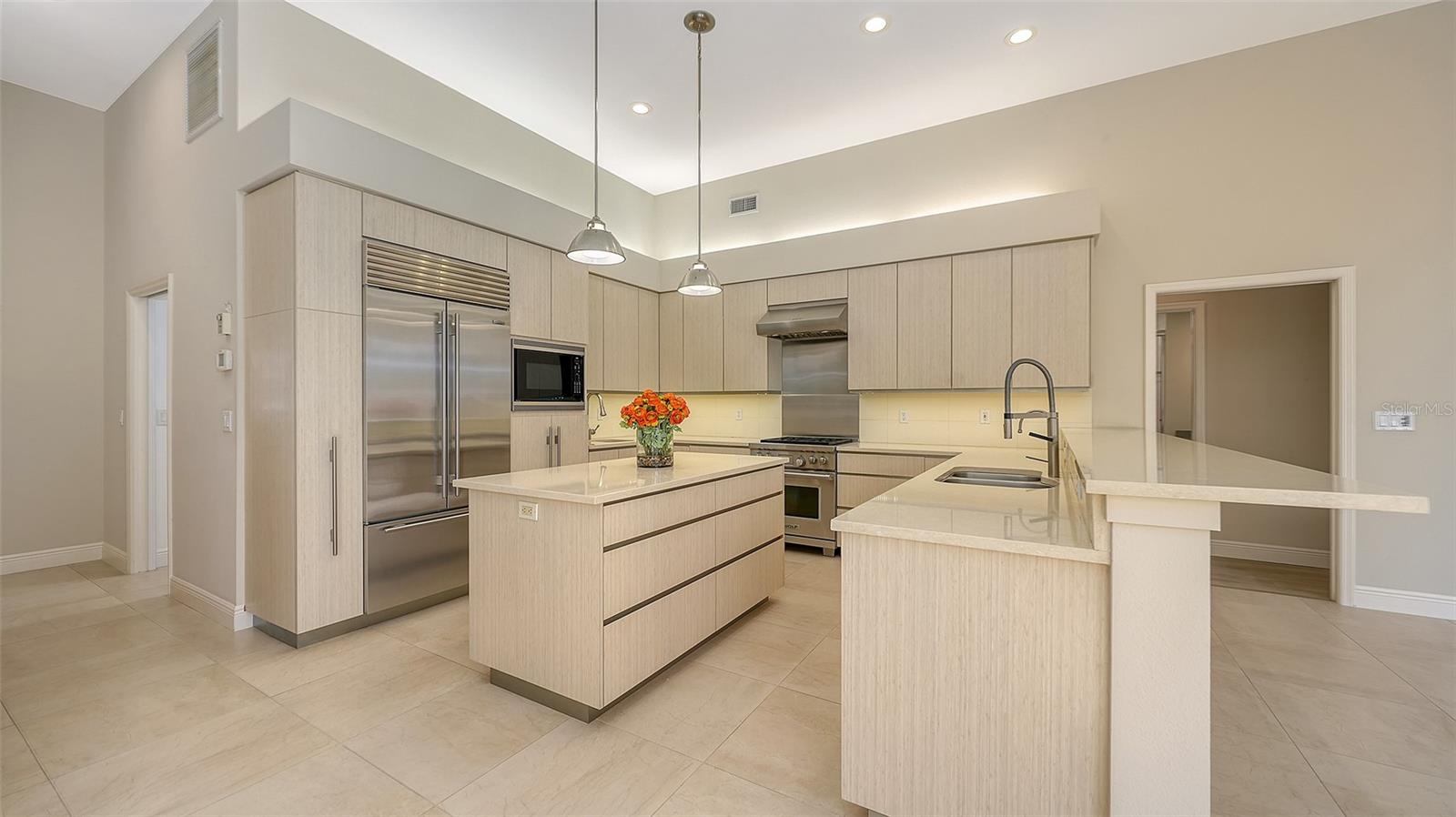 UNIVERSITY PARK COUNTRY CLUB - Residential