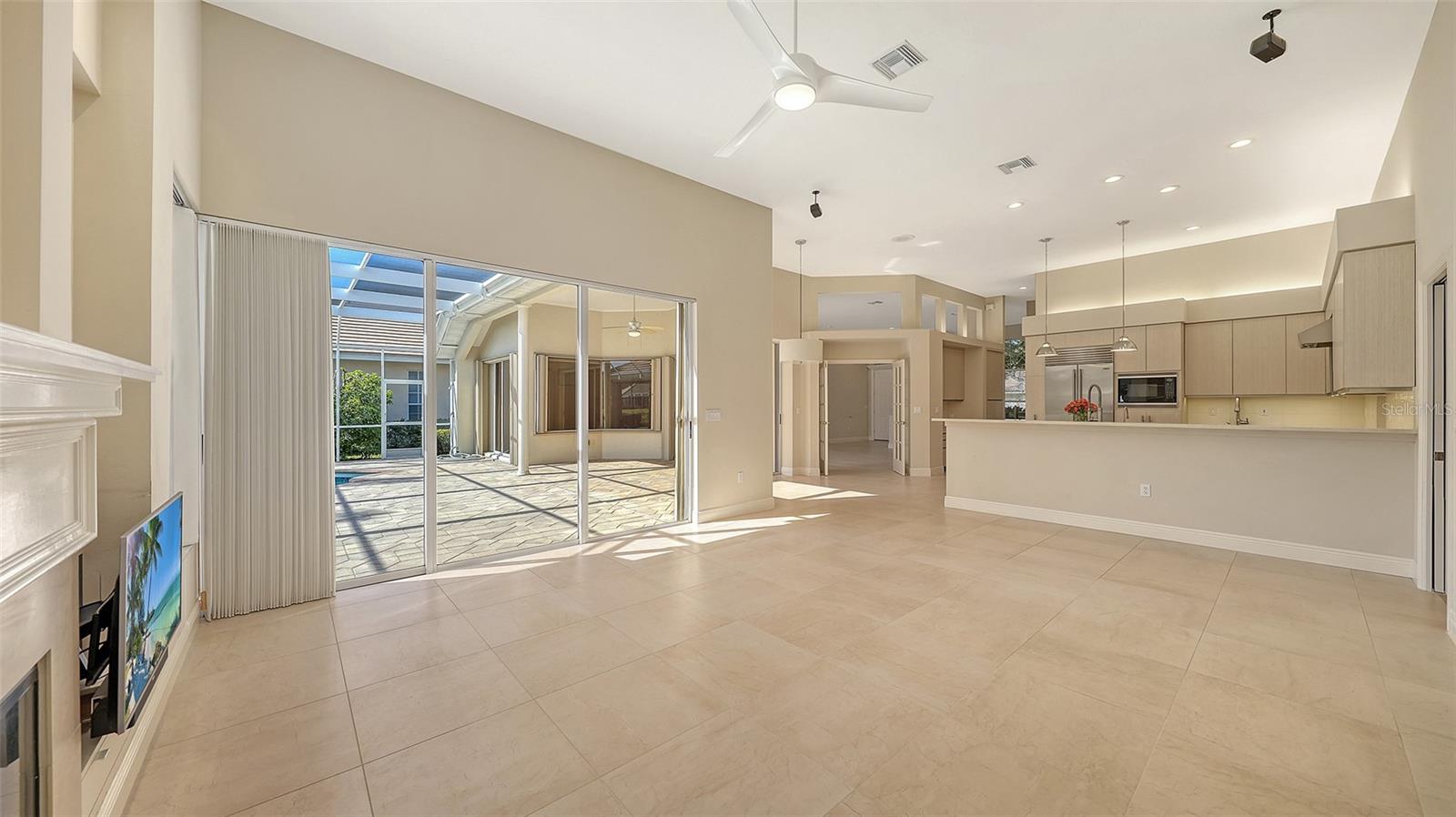 UNIVERSITY PARK COUNTRY CLUB - Residential