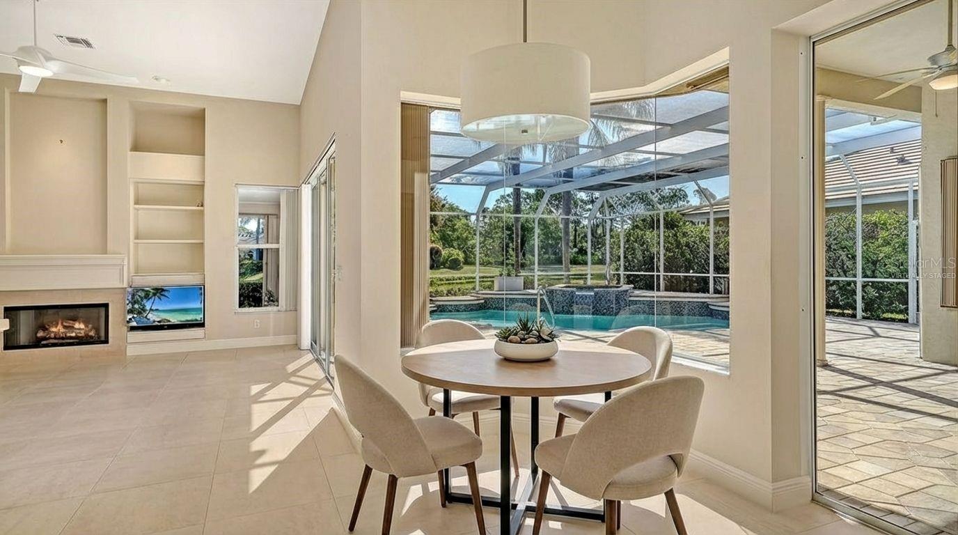 UNIVERSITY PARK COUNTRY CLUB - Residential