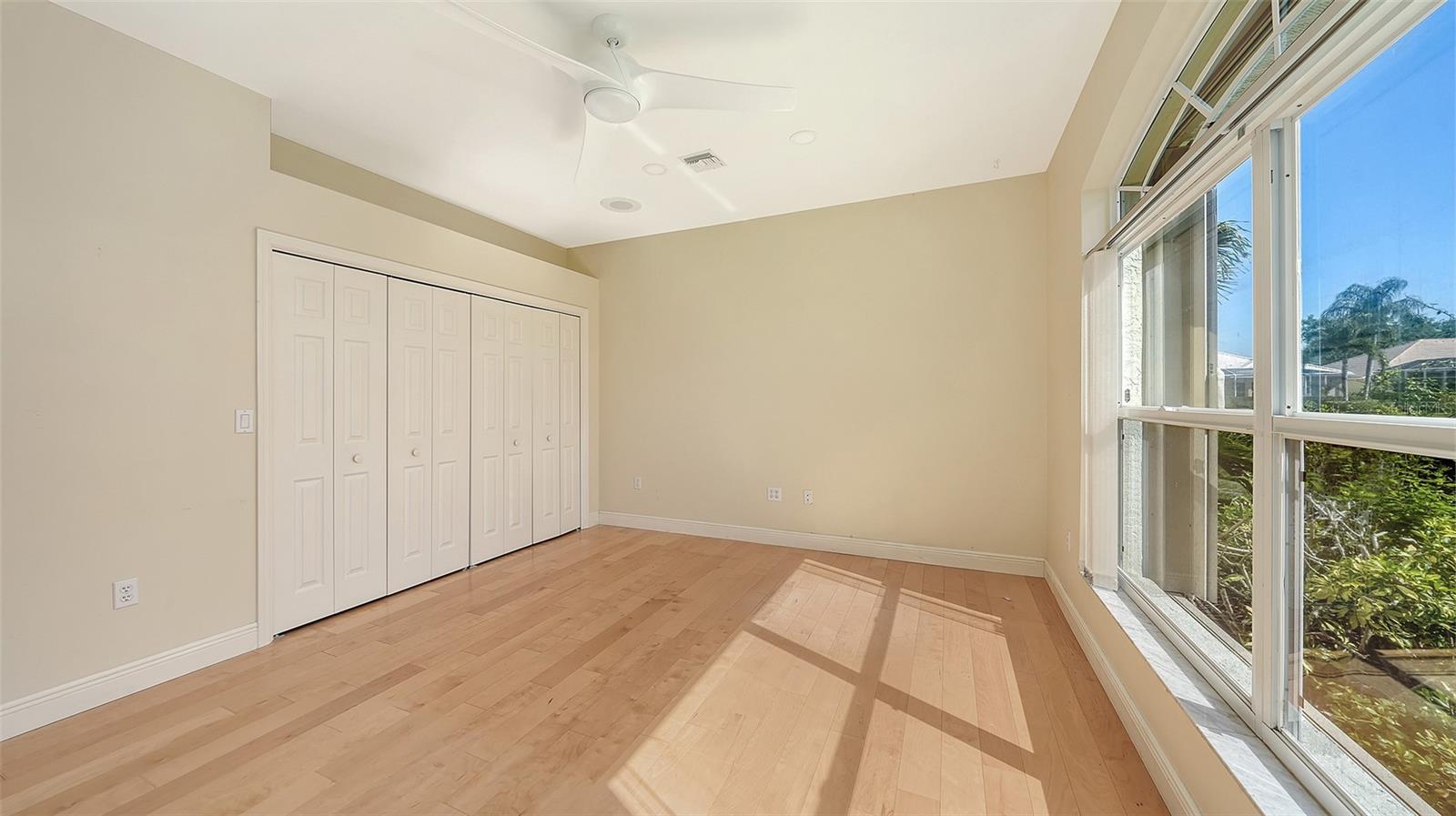 UNIVERSITY PARK COUNTRY CLUB - Residential