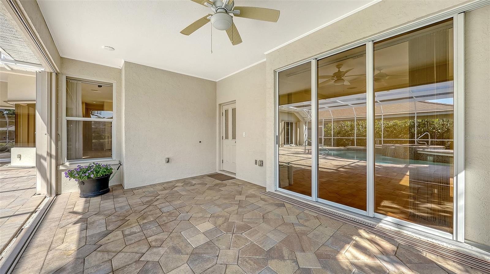 UNIVERSITY PARK COUNTRY CLUB - Residential