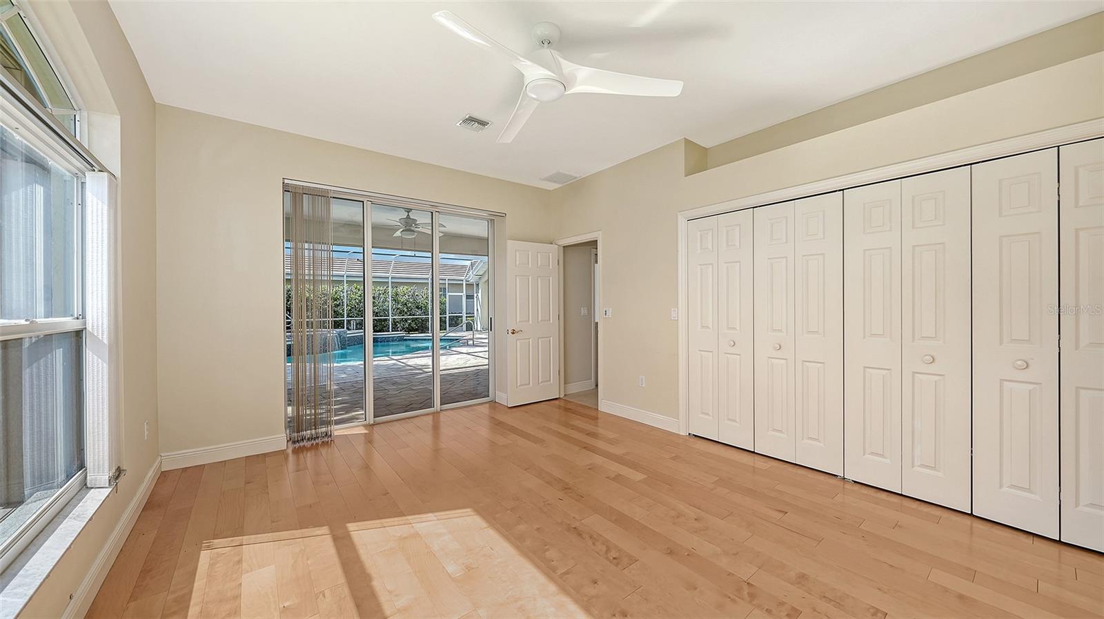 UNIVERSITY PARK COUNTRY CLUB - Residential