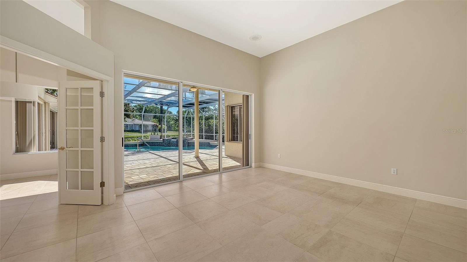 UNIVERSITY PARK COUNTRY CLUB - Residential