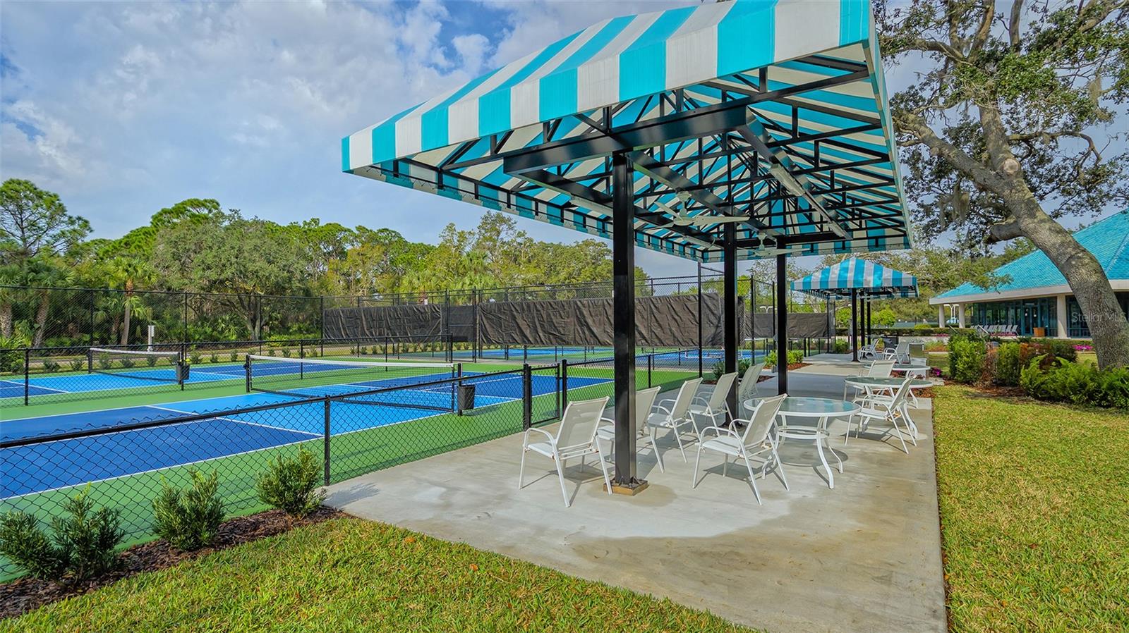 UNIVERSITY PARK COUNTRY CLUB - Residential