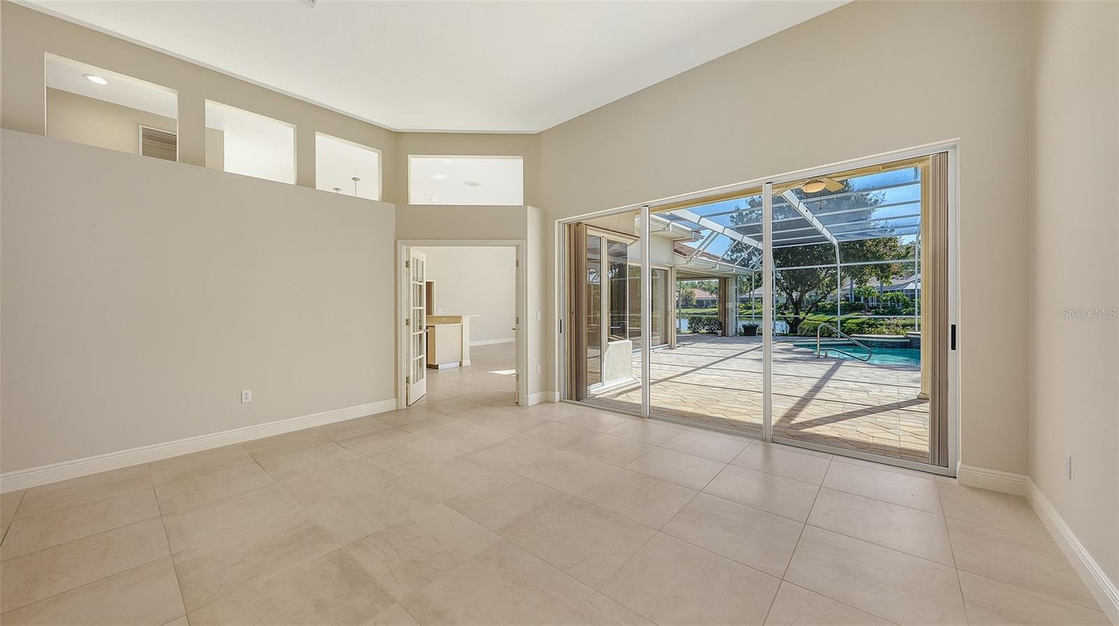 UNIVERSITY PARK COUNTRY CLUB - Residential