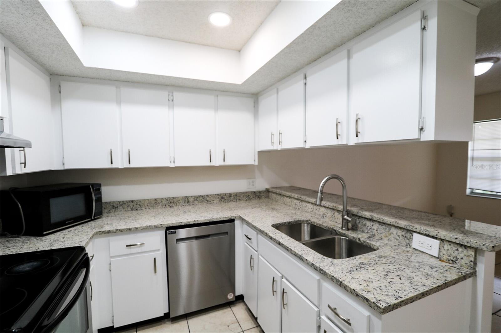 BLOOMINGDALE VILLAS UNIT 1 - Residential Lease