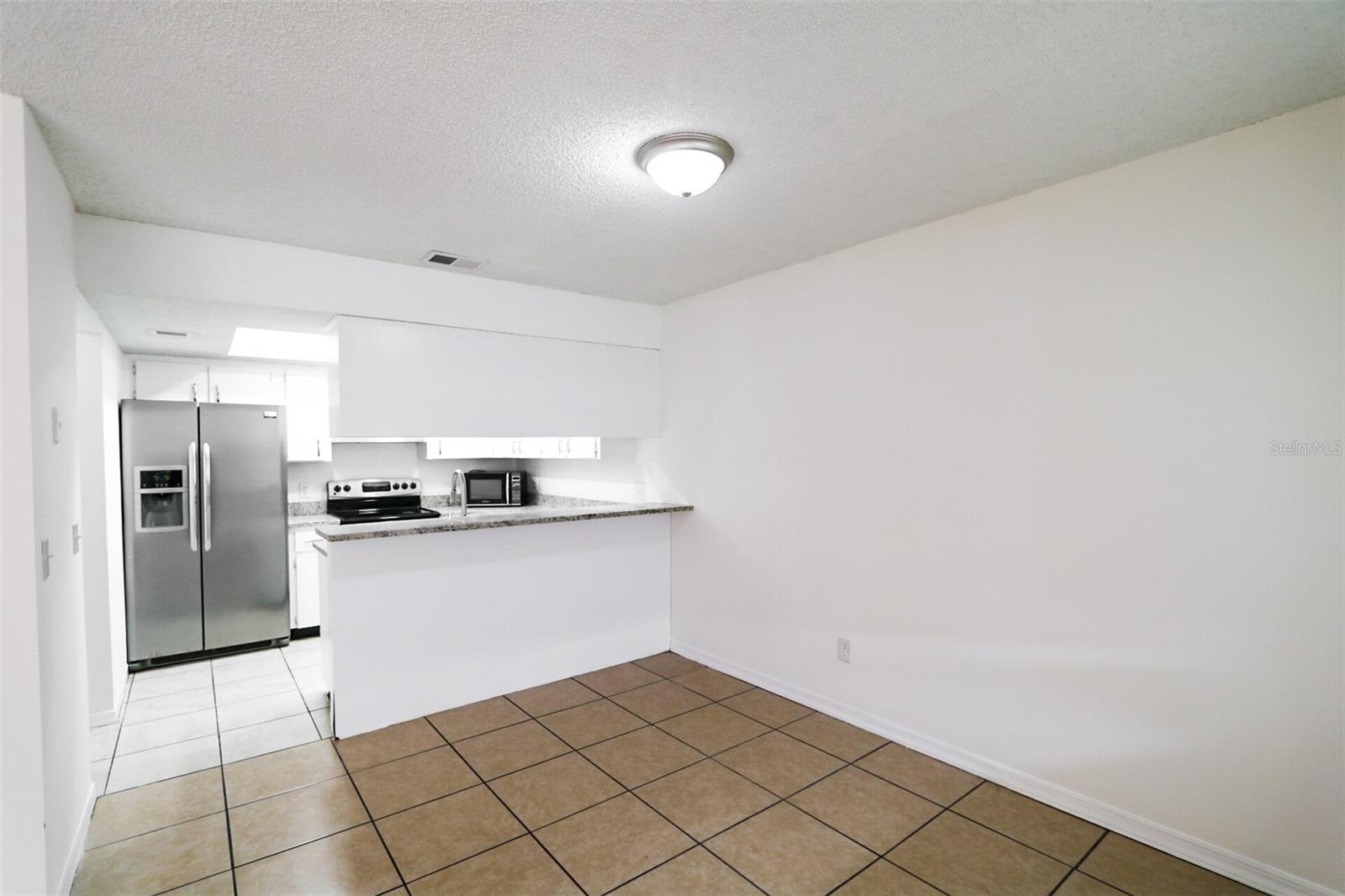 BLOOMINGDALE VILLAS UNIT 1 - Residential Lease