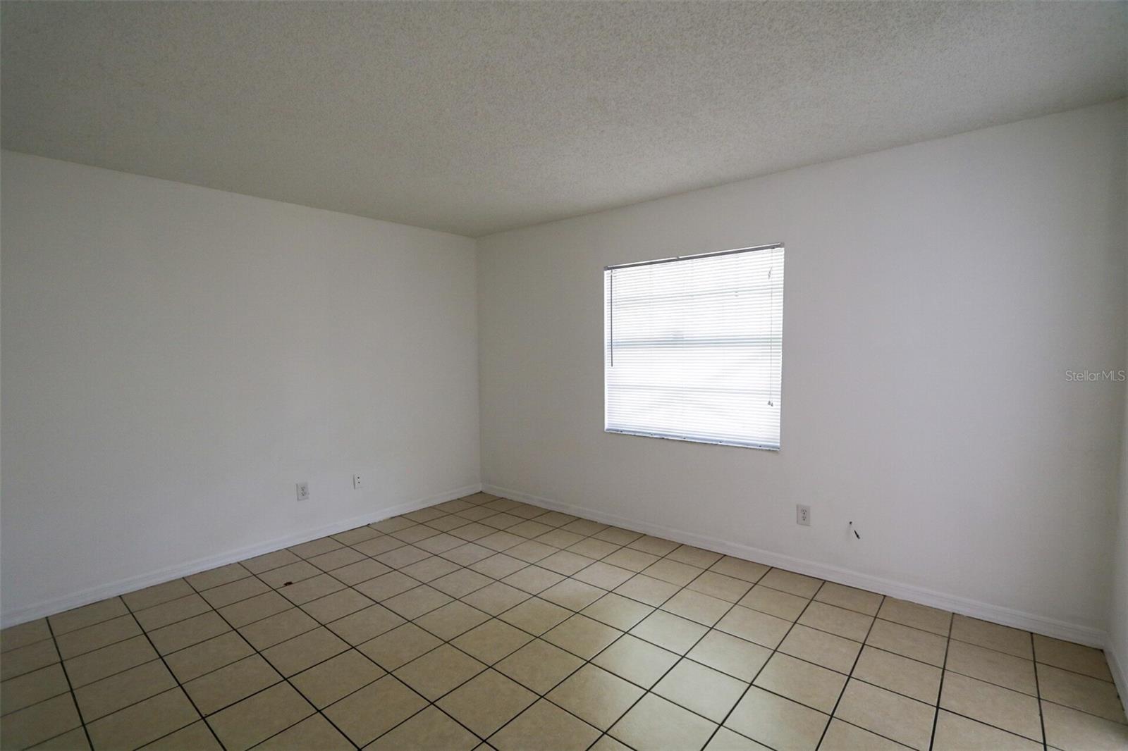 BLOOMINGDALE VILLAS UNIT 1 - Residential Lease