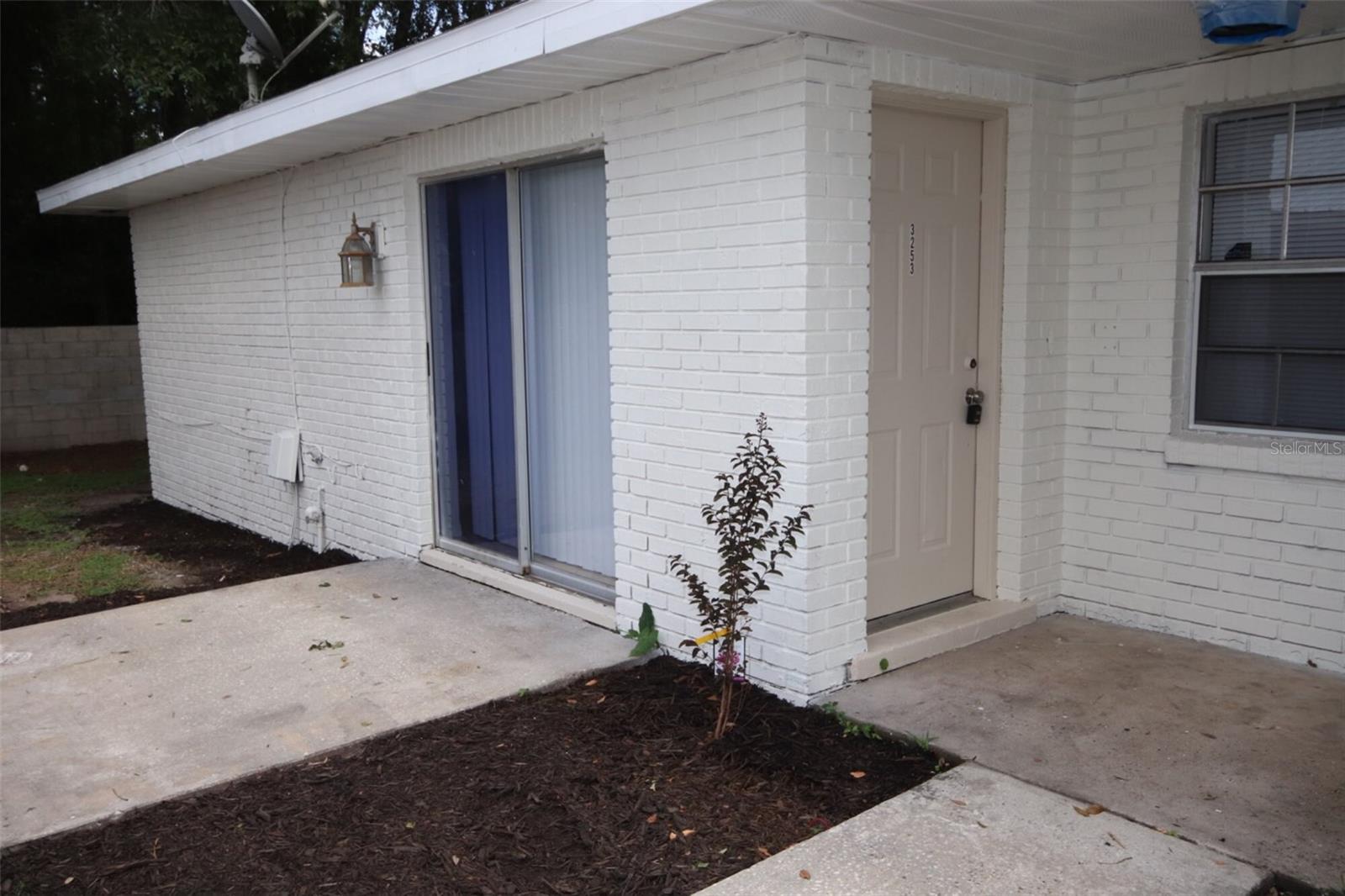 BLOOMINGDALE VILLAS UNIT 1 - Residential Lease