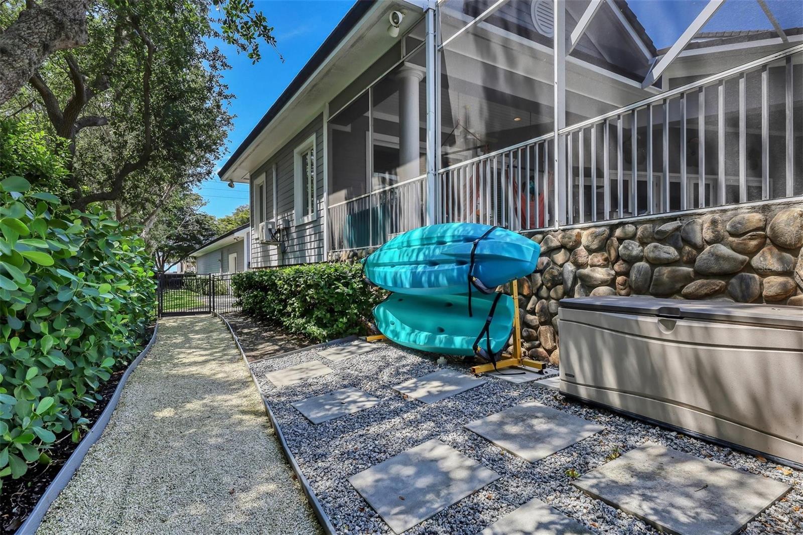 COCOANUT BAYOU - Residential