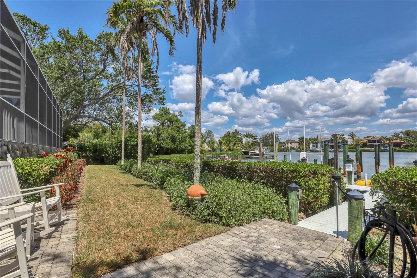 COCOANUT BAYOU - Residential