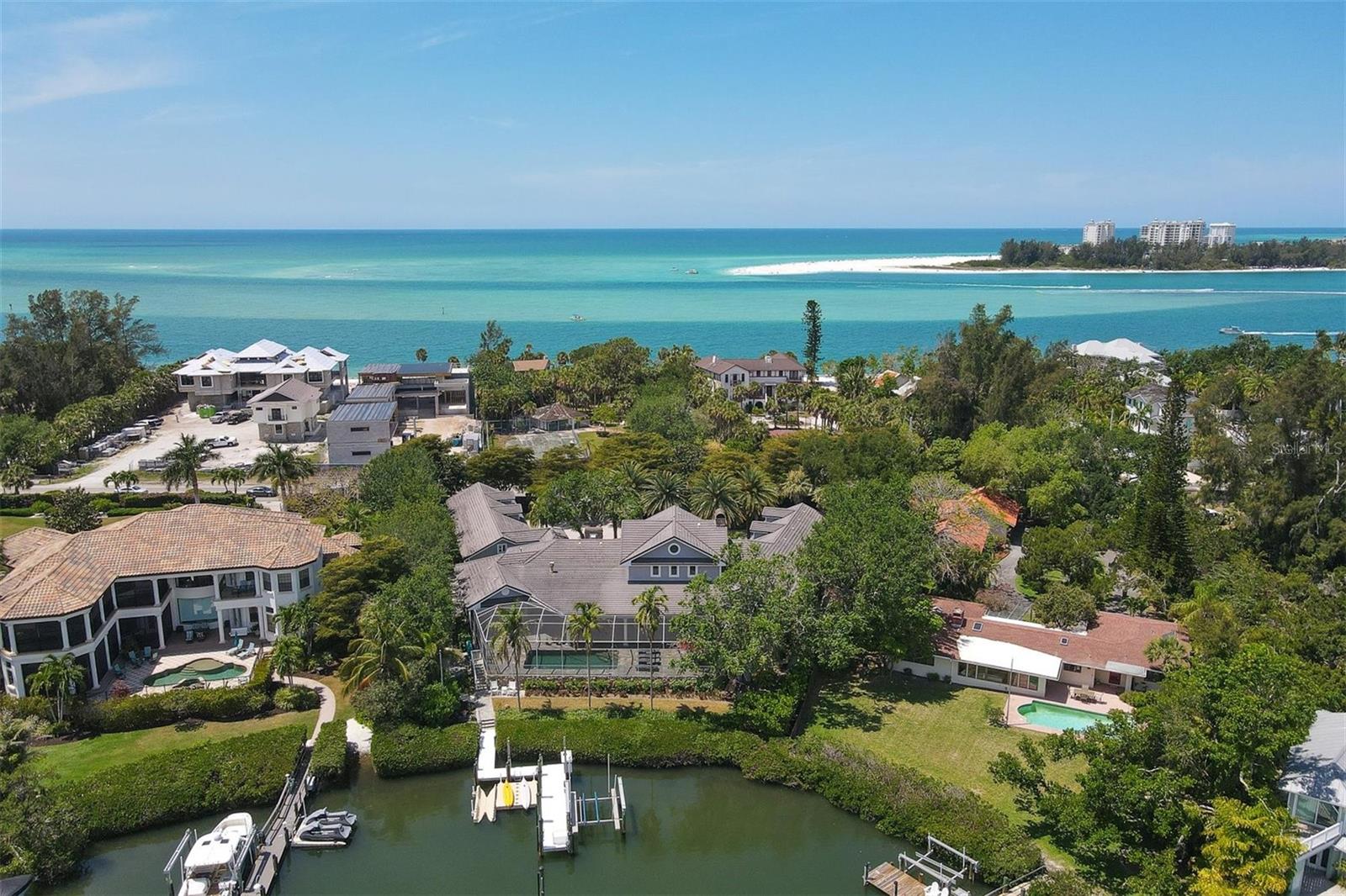 COCOANUT BAYOU - Residential