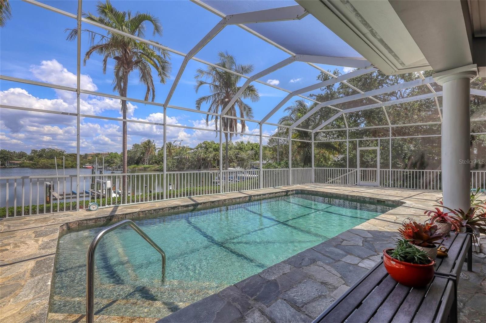 COCOANUT BAYOU - Residential