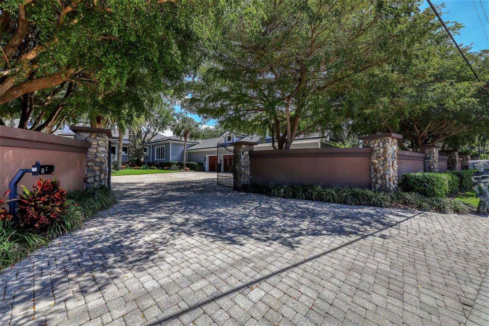 COCOANUT BAYOU - Residential