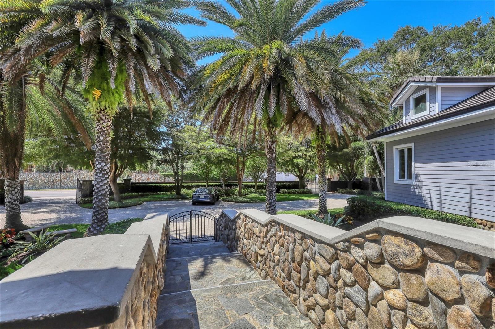 COCOANUT BAYOU - Residential