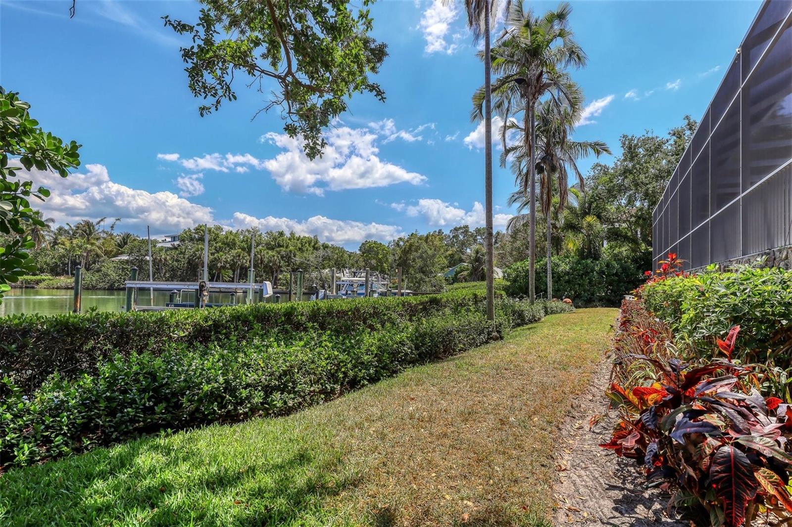 COCOANUT BAYOU - Residential