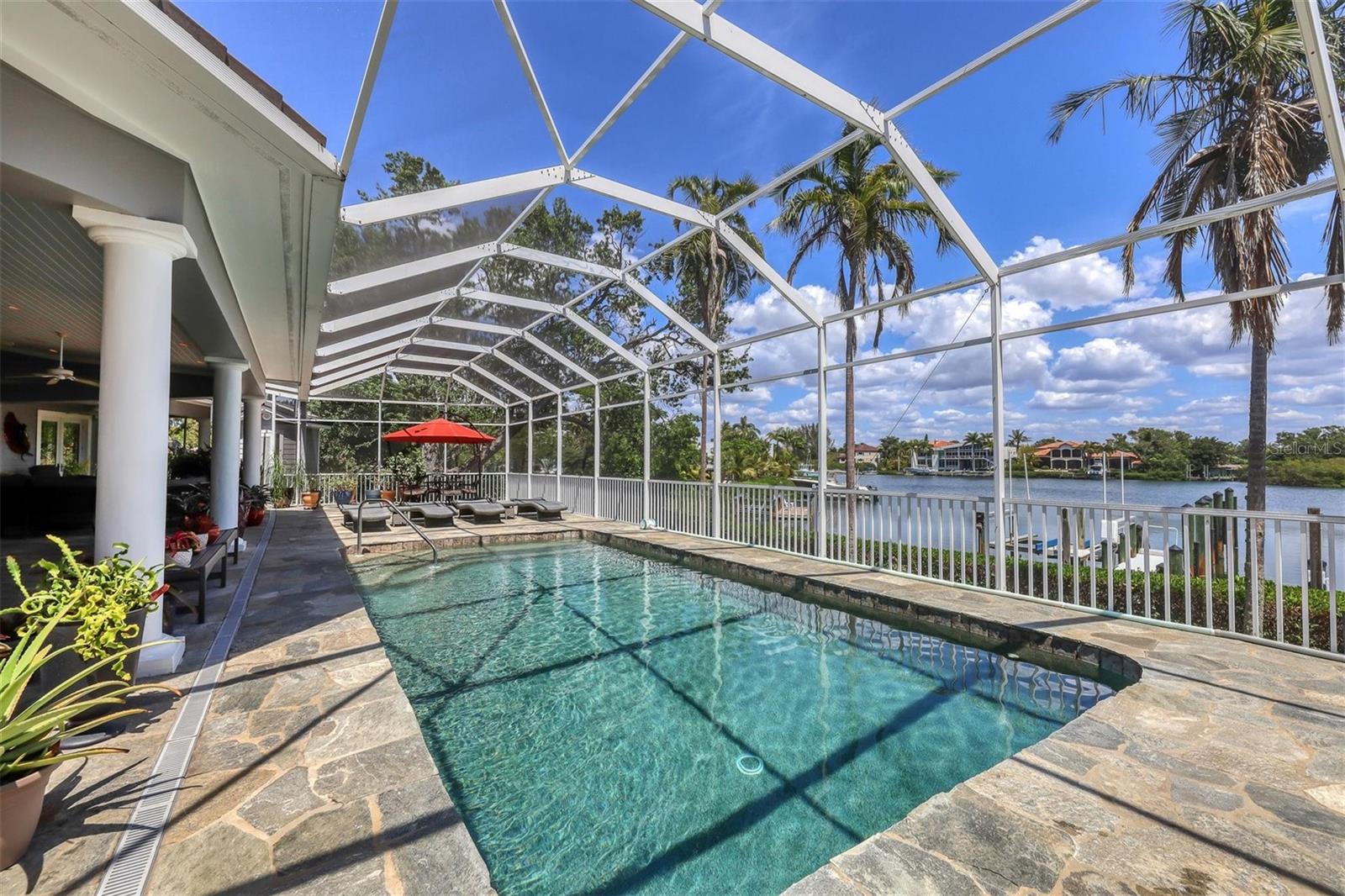 COCOANUT BAYOU - Residential