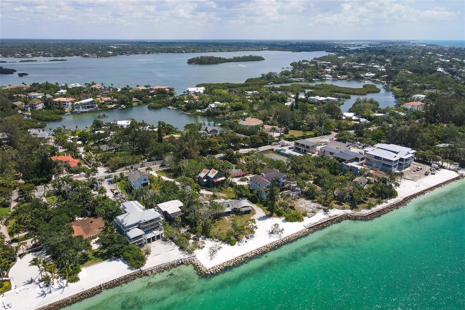 COCOANUT BAYOU - Residential