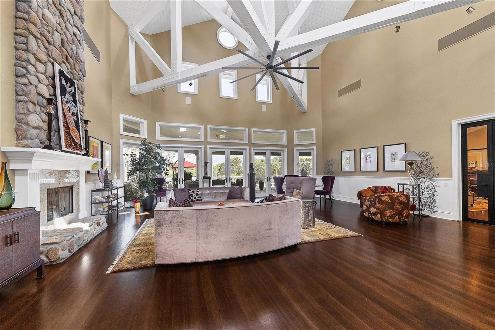 COCOANUT BAYOU - Residential