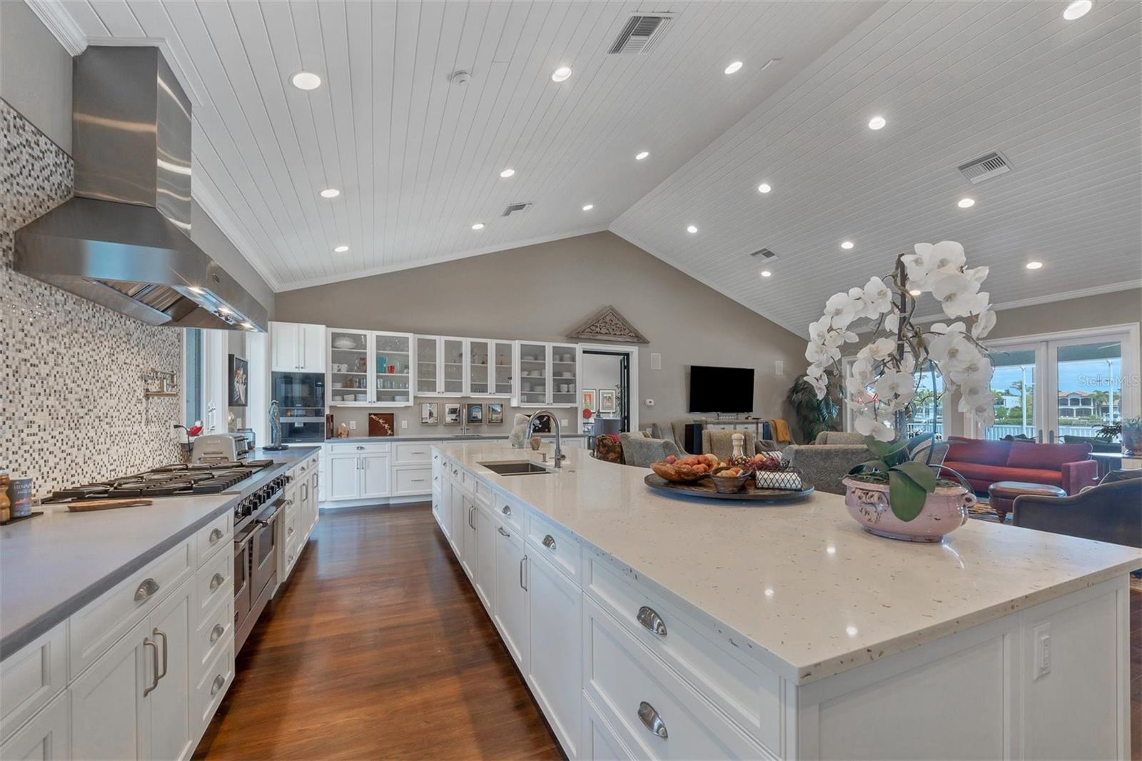 COCOANUT BAYOU - Residential