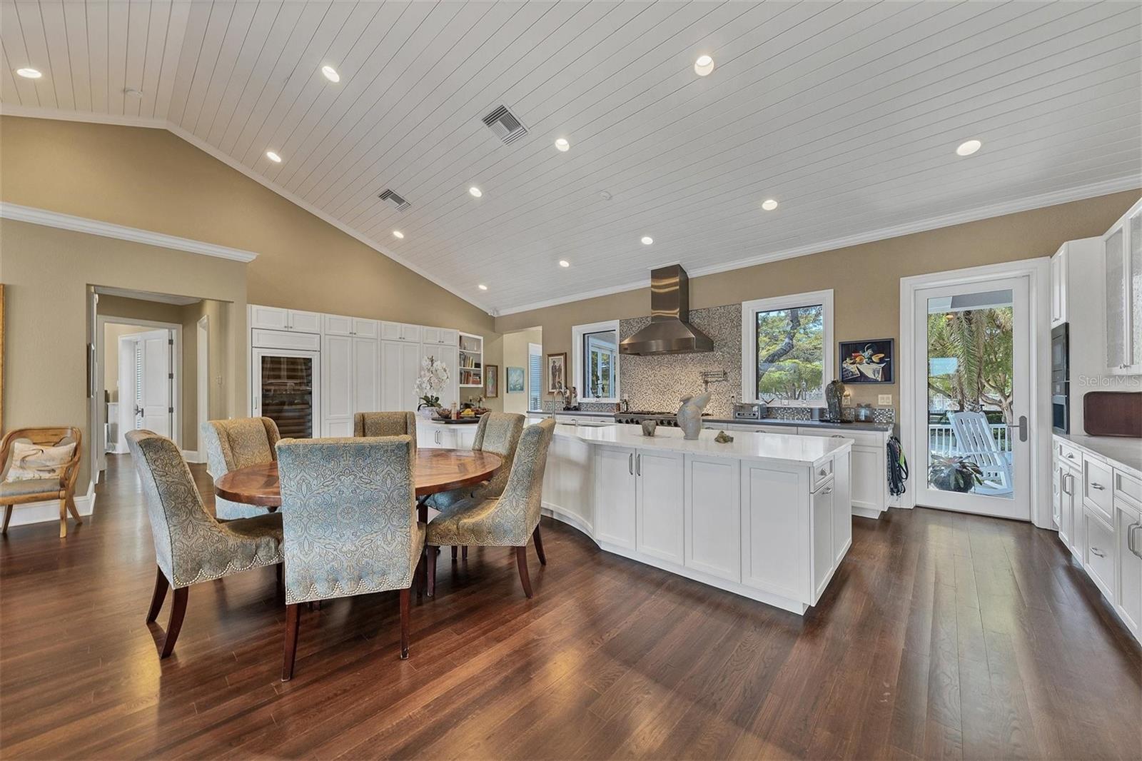 COCOANUT BAYOU - Residential