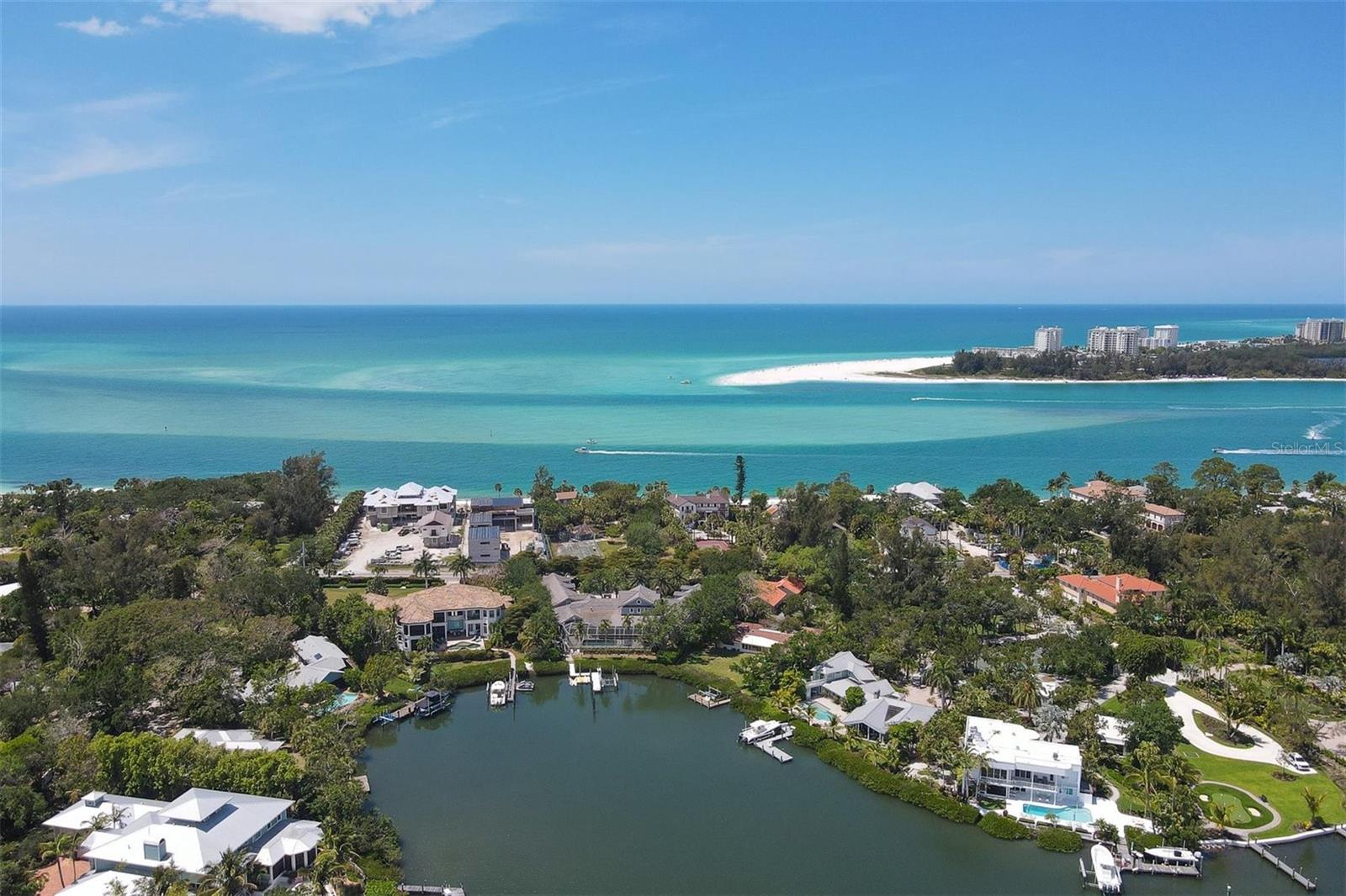 COCOANUT BAYOU - Residential