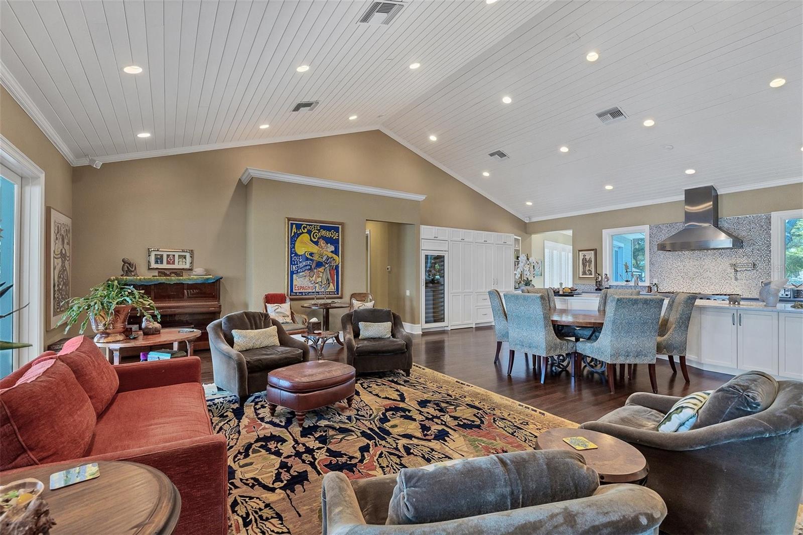 COCOANUT BAYOU - Residential