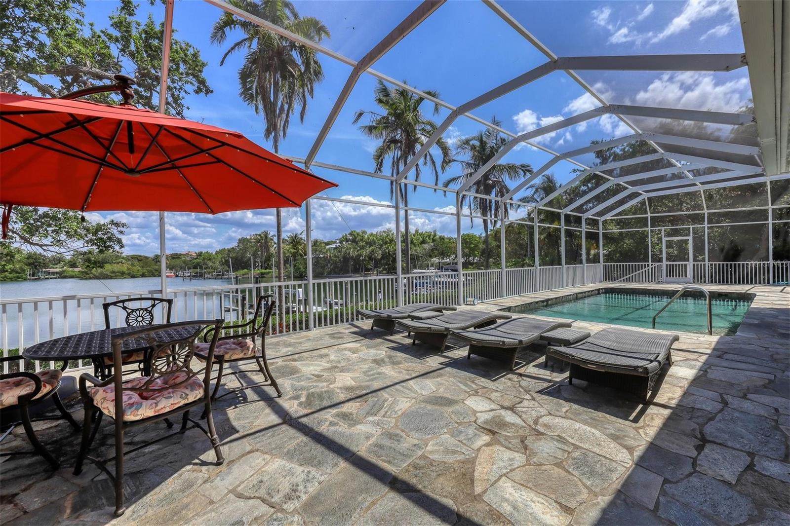 COCOANUT BAYOU - Residential