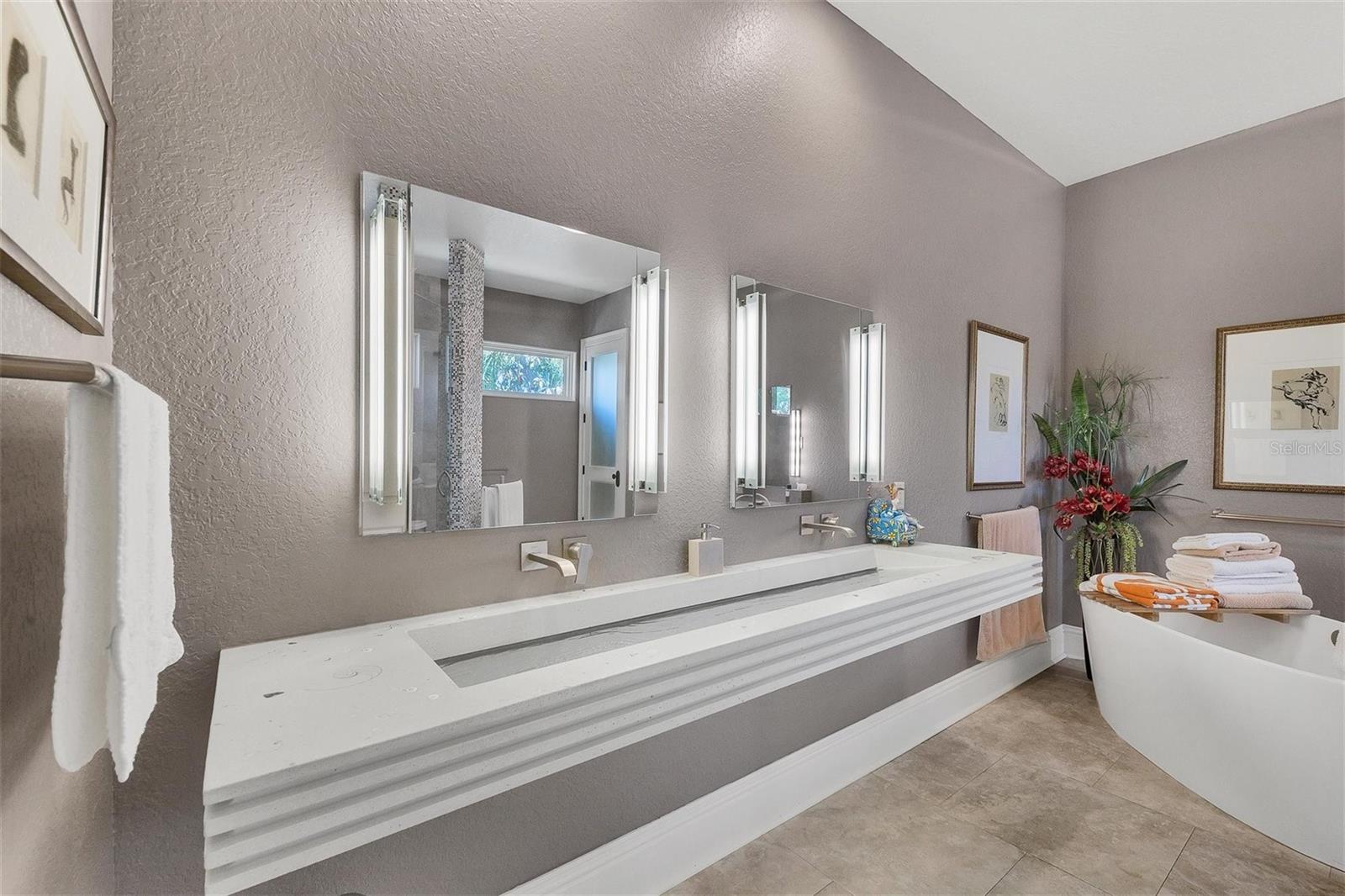 COCOANUT BAYOU - Residential