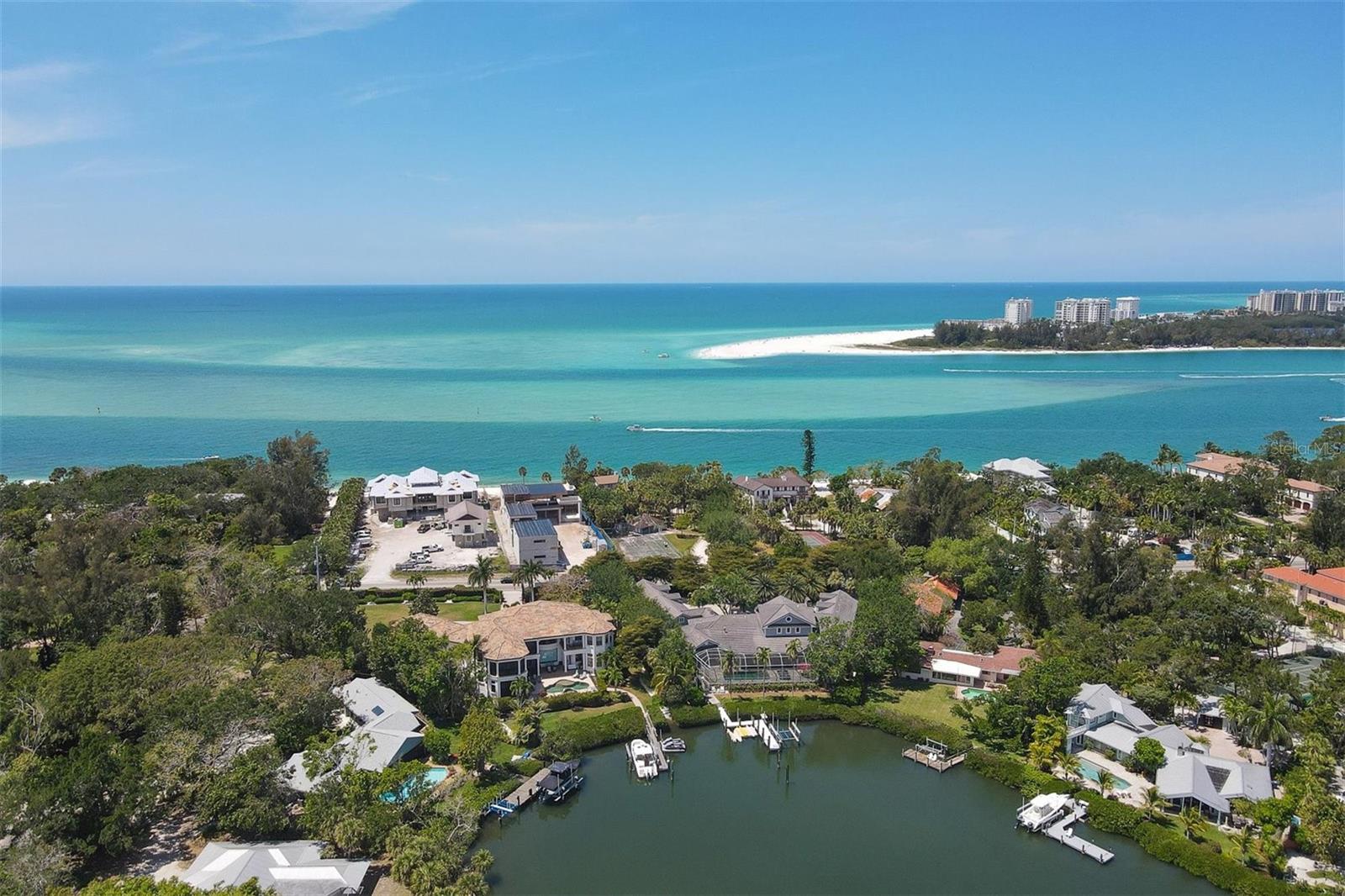 COCOANUT BAYOU - Residential