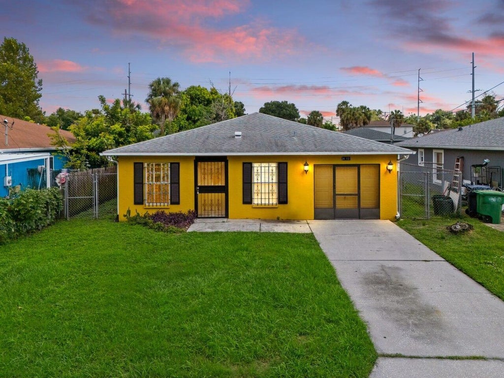 Photo of 2612 E 9th Avenue, Tampa, FL 33605 (MLS # TB8544962)