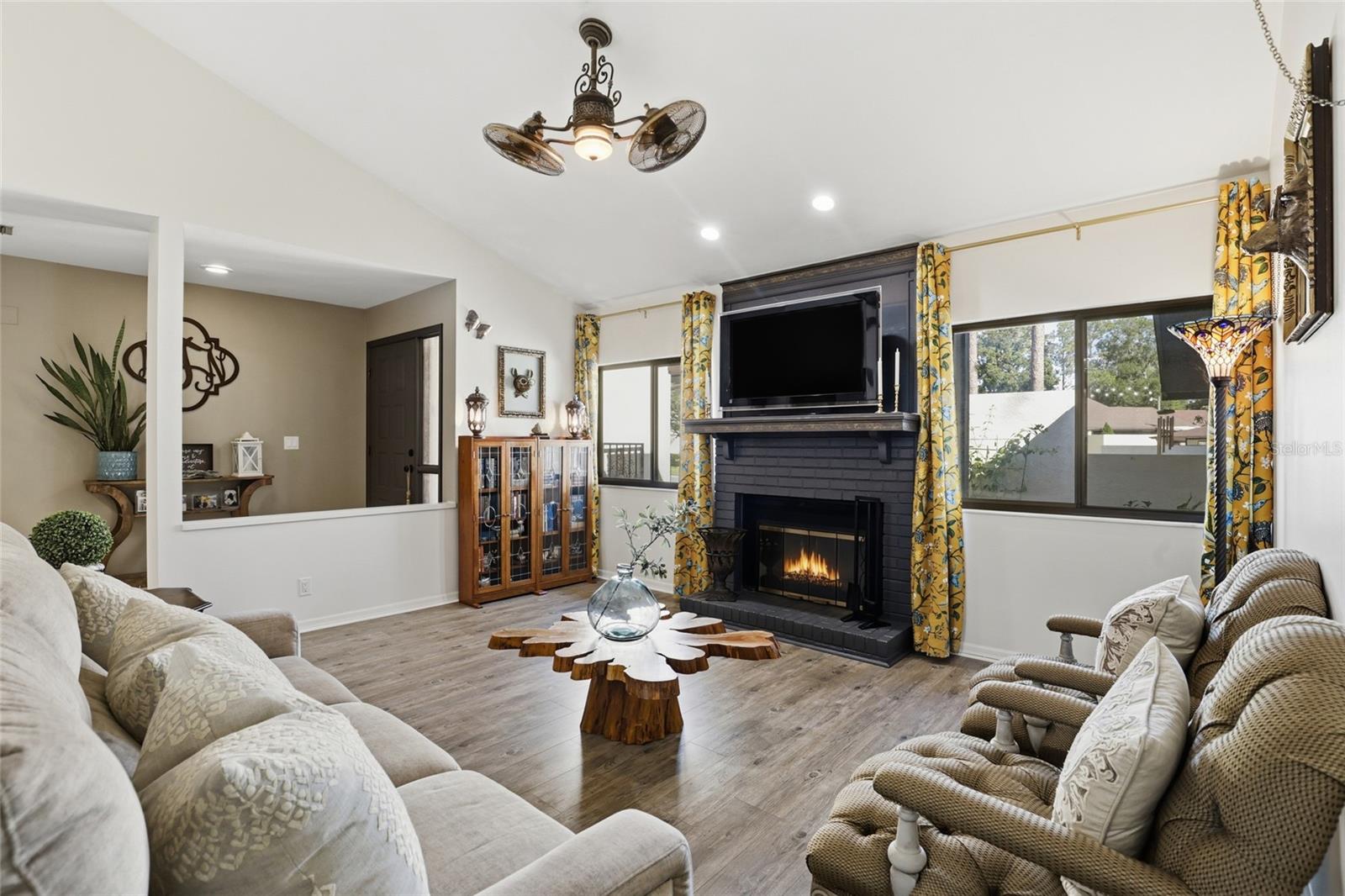 FOX MEADOW - Residential