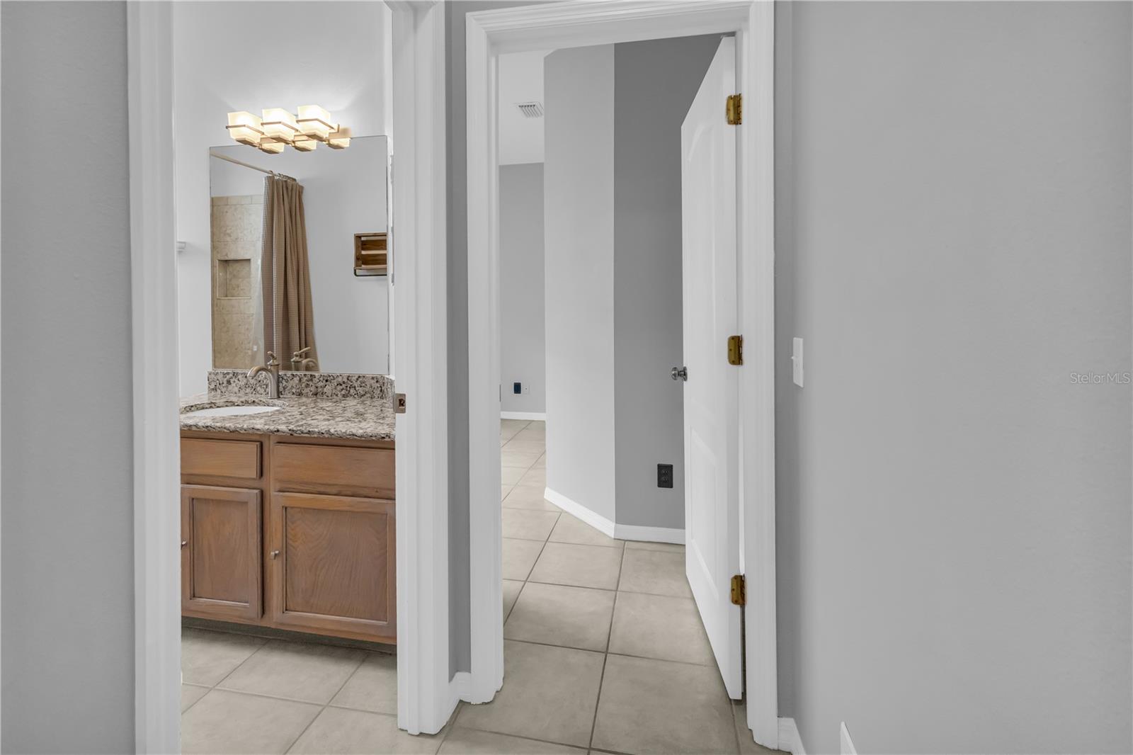 THE OAKS AT WOODLAND PARK PH 2 - Residential Lease