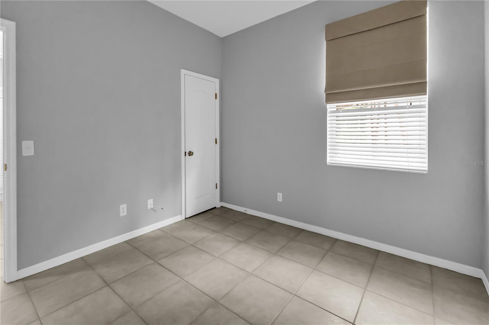 THE OAKS AT WOODLAND PARK PH 2 - Residential Lease