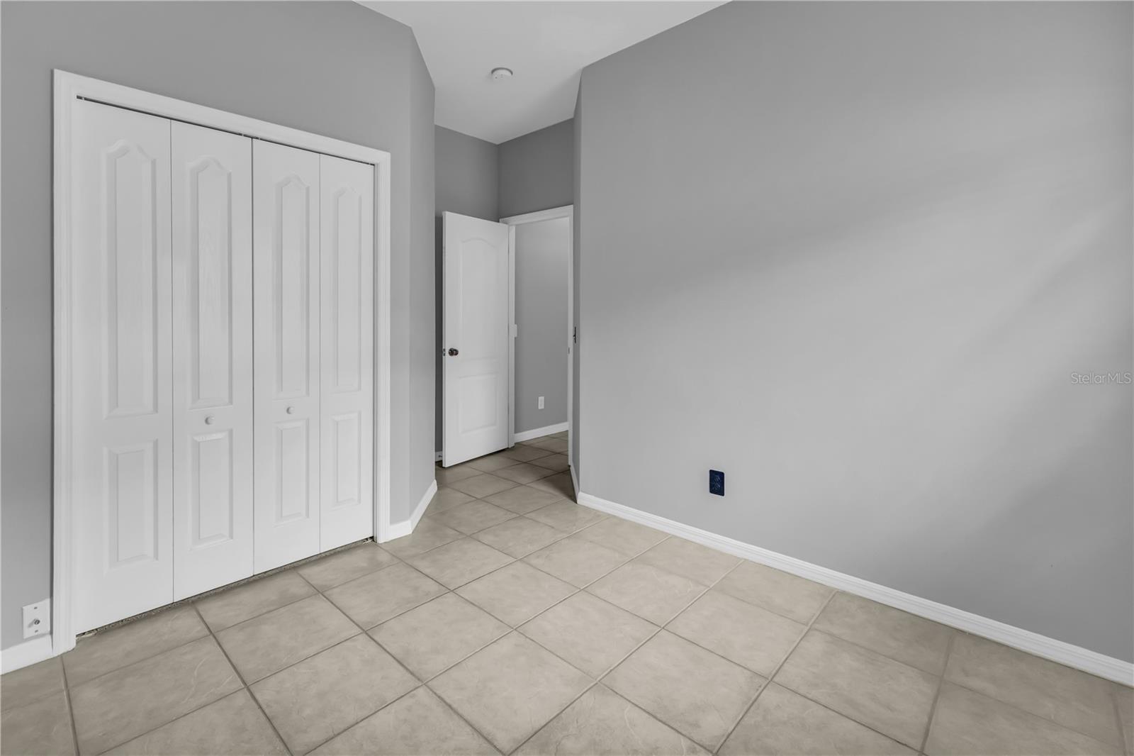 THE OAKS AT WOODLAND PARK PH 2 - Residential Lease