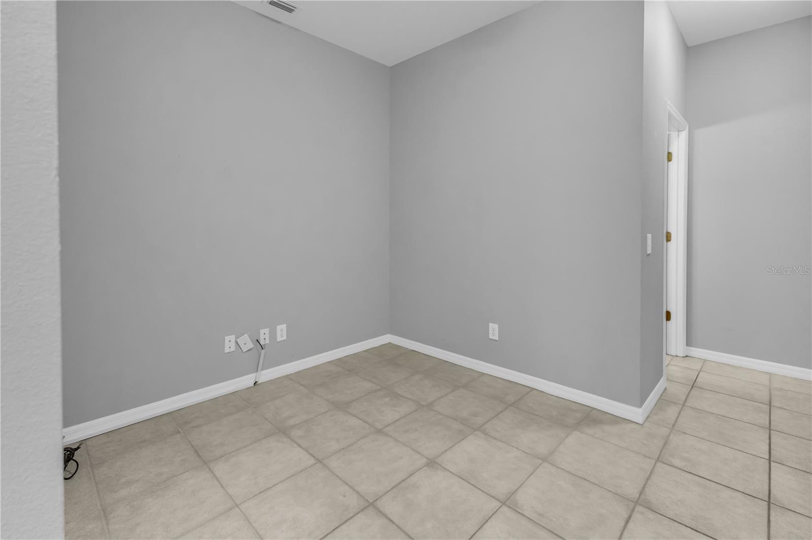 THE OAKS AT WOODLAND PARK PH 2 - Residential Lease