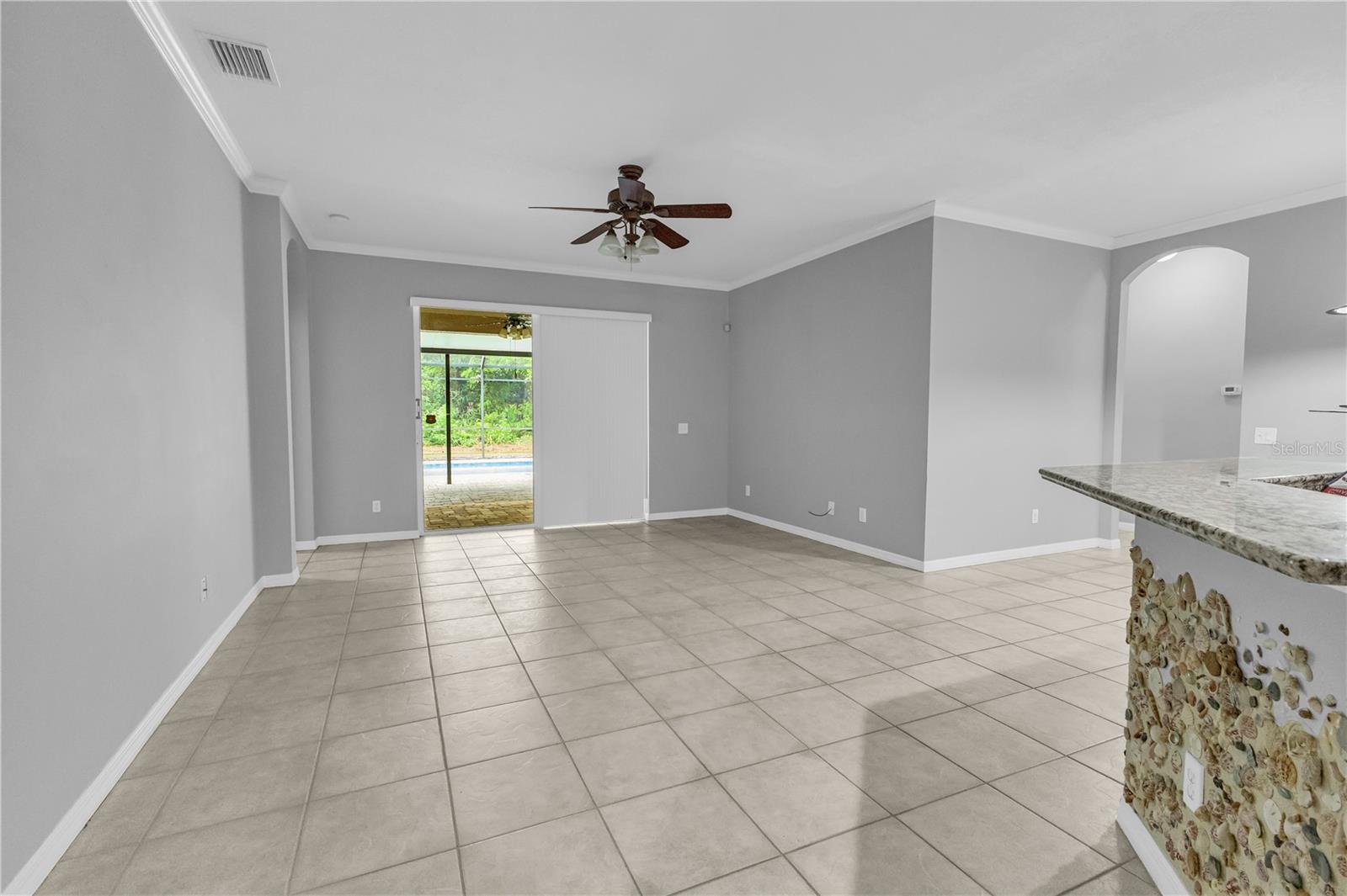 THE OAKS AT WOODLAND PARK PH 2 - Residential Lease