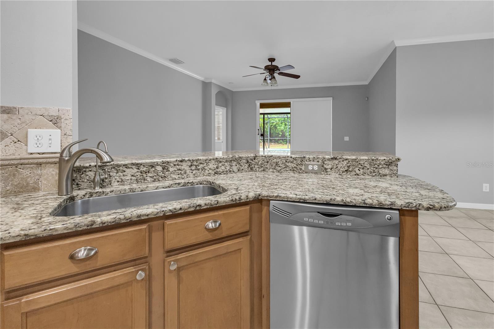 THE OAKS AT WOODLAND PARK PH 2 - Residential Lease